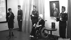 Церемония передачи награды состоялась в актовом зале Сибирской мемориальной картинной галереи. Фото: Андрей Заржецкий