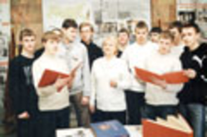 075-02.jpg
