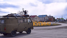 Караван с двумя машинами — ответ на запрос купинских бойцов из зоны СВО. Как всегда, волонтеры не смогли отправить автомобили пустыми — они были под завязку загружены гуманитарной помощью. Причем ее оказалось столько, что пришлось отправить еще и «газель» для доставки груза в Новосибирск. Фото: kupino.nso.ru