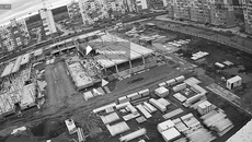 Так выглядит сегодня стройплощадка школы по улице Спортивной, ввод которой запланирован на нынешний год. Согласно данным, размещенным на сайте регионального минобра, готовность объекта составляет 18 процентов. Фото: minobr.nso.ru