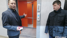 При поддержке регионального минстроя было закуплено и лифтовое оборудование: дом красно-оранжевый, и жильцы заказали оранжевые лифты в цвет своего дома. «Потому что хочется, чтобы жилье было достойным». Фото: Светлана Фролова