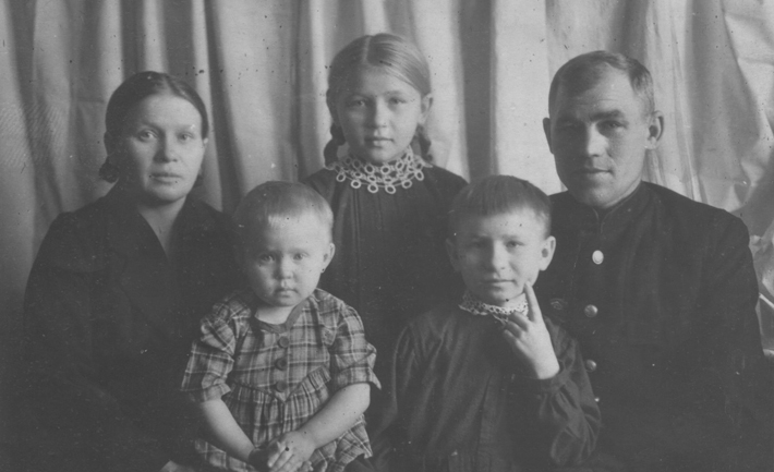 Справа — Галина Алексеевна Романова