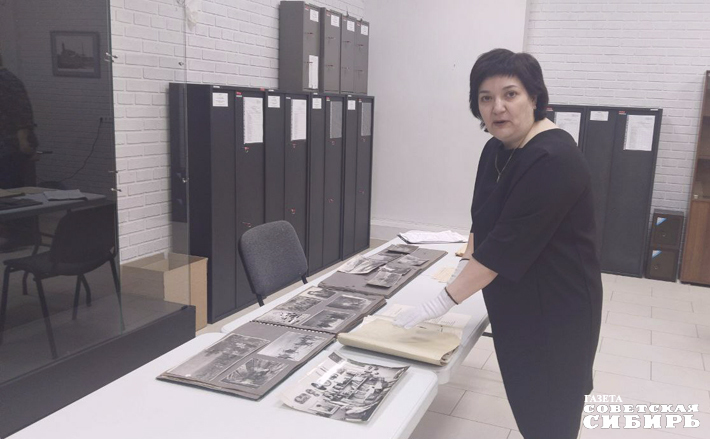 В историческом парке находится коллекция из 266 графических работ Григория Ликмана периода 1928–1934 годов, а также подлинные документы, эскизы, этюды, рабочие зарисовки и живопись. На снимке: Татьяна Казаринова за работой. Фото: Алёна Коврова