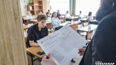 Год от года в регионе растет количество выпускников, которые выбирают в качестве ЕГЭ профильную математику и другие точные науки, и, что особенно важно, результаты сдачи этих экзаменов тоже растут. Фото: Андрей Заржецкий