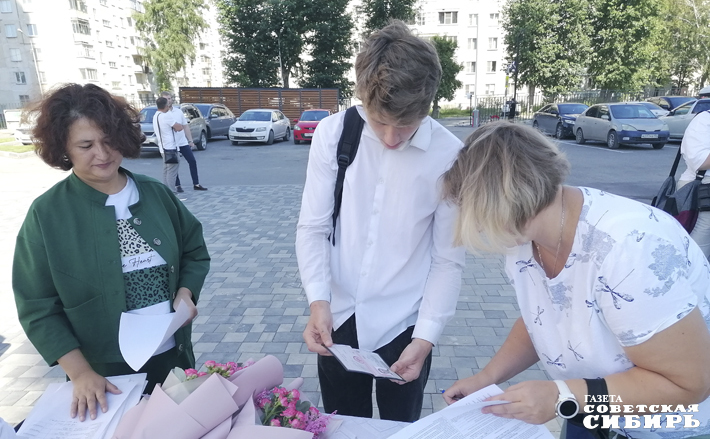 Ключи в руках, бумаги подписаны — можно заселяться. Фото: Светлана Фролова