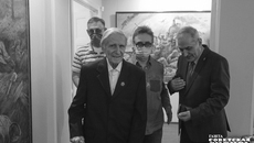Одно из последних редакционных фото легендарного новосибирского живописца. Вениамин Карпович на творческой встрече в Сибирской мемориальной галерее в апреле 2021 года. Фото: Алексей Танюшин