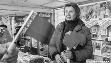 Продукция из Белоруссии пользуется спросом у жителей Новосибирской области, в регионе открываются специализированные торговые объекты по продаже белорусских товаров. На фото ниже губернатор Андрей Травников и председатель правления «Белкоопсоюза» Инесса Короткевич вместе ознакомились с ассортиментом текущей ярмарки. Фото: Андрей Заржецкий