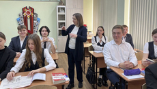 Лариса Тузикова в 2014 году победила в конкурсе лучших учителей Российской Федерации, в 2022-м стала лауреатом премии «Почетный работник образования Новосибирской области». Фото: личный архив Ларисы Тузиковой