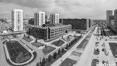 Новосибирск строится, но теперь строительство идет уже с полным учетом всей необходимой инфраструктуры, вплоть до наличия спортивных площадок и стадионов. Фото: Андрей Заржецкий