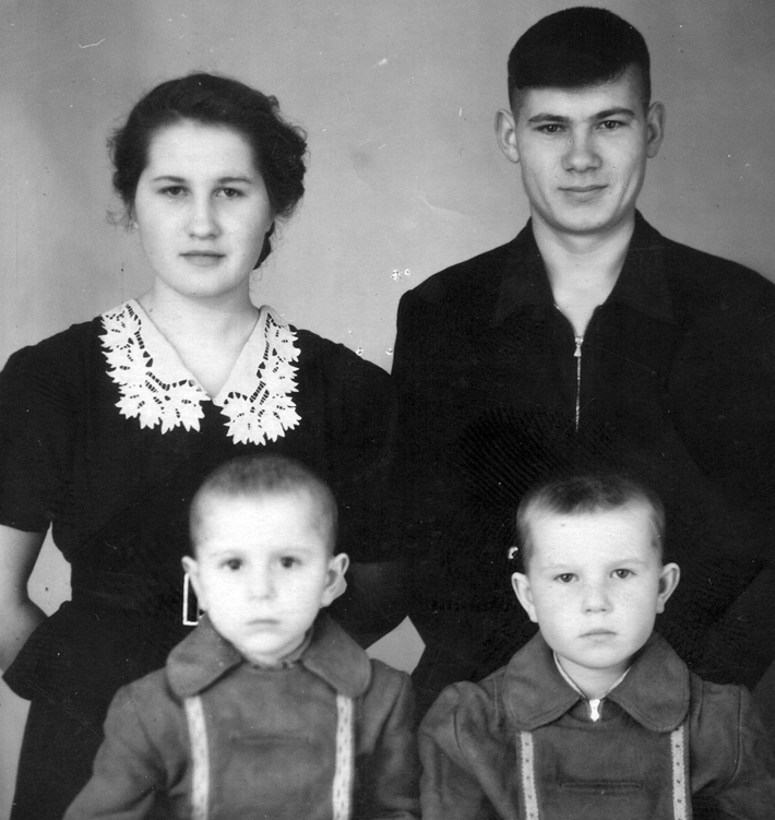 Фотография, с которой началась история. Фото: семейный архив Николая Антимонова