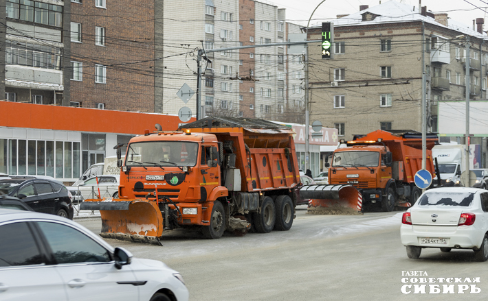 Из зоны подтапливаемых территорий Новосибирска на ближайшее время запланирован вывоз 5,5 тысячи кубометров снега. В целом объем работ по очистке города от сугробов выполнен на 92 процента. Фото: Андрей Заржецкий