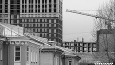 Застраиваемые в рамках КРТ земельные участки в обязательном порядке обеспечиваются дошкольными и общеобразовательными организациями. В настоящее время заключены договоры по внебюджетному финансированию строительства пяти школ и 12 детских садов. Фото: Андрей Заржецкий