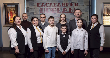 Фильм «Наследники Победы» был тепло принят новосибирскими зрителями, в том числе юными. 26 марта в кинотеатре «Победа» состоялся предпоказ художественного фильма «Наследники Победы» студии детского кино «Краски». Фото: mk.nso.ru