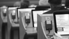 Заместитель председателя правительства Новосибирской области — министр финансов и налоговой политики региона Виталий Голубенко перечислил основные задачи законопроекта. Голосование по проекту закона «О внесении изменений в Закон Новосибирской области «Об областном бюджете Новосибирской области на 2025 год и плановый период 2026 и 2027 годов» было единогласным. Фото: Андрей Заржецкий