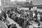 Многие юные новосибирцы традиционно выбирают этим летом загородный отдых в большой компании сверстников — летние лагеря ждут детей, и иногда даже не на одну, а на несколько смен поряд. Фото: Андрей Заржецкий