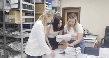 Для подростков работодателями заявлены вакансии по профессиям: архивариус, курьер, подсобный рабочий, помощник менеджера по продажам, упаковщик, офис-менеджер, рабочий зеленого хозяйства, уборщик территории. Фото: Алёна Коврова