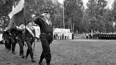 Пока что подростки, которые не могут жить без моря, только постигают азы профессии, совмещая обу­чение с отдыхом. Как знать, возможно, кто-то из них будет защищать Родину под Андреевским флагом. Фото: minobr.nso.ru