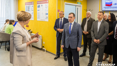 В социальном МФЦ каждый житель Кировского района Новосибирска теперь может получить не только профильные, но и другие нужные ему услуги. Фото: Андрей Заржецкий