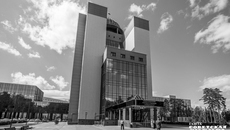 Чтобы поднять престиж профессий геологов и горняков, в 2019 году на базе ГГФ НГУ был создан интерактивный центр «Эволюция Земли», где проходят десятки тысяч экскурсий в год. В открытой при вузе специализированной школе дети знакомятся с геологией, минералогией, геофизикой и другими науками. Фото: Андрей Заржецкий