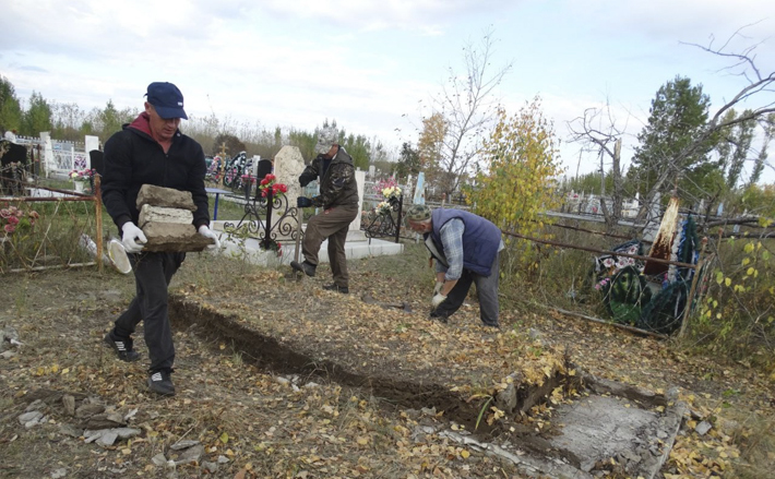 Совсем скоро на поселковом кладбище установят новый памятник участнику Великой Отечественной войны Василию Яковлевичу Лымарю. После войны он много лет прожил в поселке Поповка, по отзывам жителей, был добрым, отзывчивым, общительным человеком. Фото: adm-karasuk.nso.ru