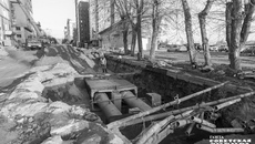 Объект на улице Коммунистической находится под особым контролем энергетиков. Но жителям близлежащих домов от этого не легче. Фото: Андрей Заржецкий