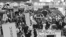 Огромный интерес гостей и участников агропродовольственного форума вызвала выставка современной сельскохозяйственной техники и оборудования. Вот только купить ее аграриям сегодня не так просто — ставки «кусаются». Фото: Андрей Заржецкий