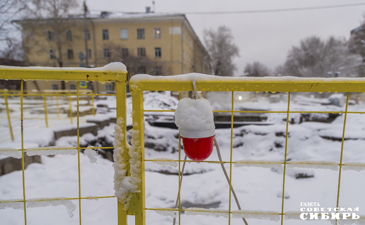 Разворот системы теплоснабжения может занимать до трех недель после начала отопительного сезона. Выходит, ждать установления минусовых температур — значит, обрекать горожан на как минимум трехнедельную «морозилку»? Фото: Андрей Заржецкий