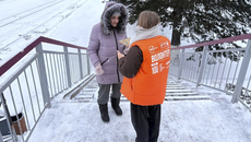 Живой рассказ о земляках-героях вызвал большой интерес у жителей города, а у людей в возрасте еще и множество воспоминаний. Фото: страница средней школы № 21 города Болотное в социальной сети «ВКонтакте» 