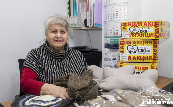 Татьяна Васильева всегда мечтала шить одежду и теперь, используя свой опыт, помогает фронту. Фото: Андрей Заржецкий