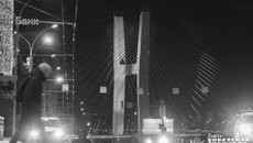 Пока рабочее движение запущено также на трех съездах на правобережной развязке в районе площади Инженера Будагова: с улицы Большевистской на улицу Ипподромскую, с Большевистской на Красный проспект и улицу Фаб­ричную, а также с Ипподромской на Красный проспект и Фабричную. В левобережной части города работают семь съездов: с улицы Станционной на Димитровский мост, с площади Труда на Станционную, площадь Энергетиков, с Димитровского моста на Станционную. И с улицы Станционной на Димитровский мост. Фото: Андрей Заржецкий