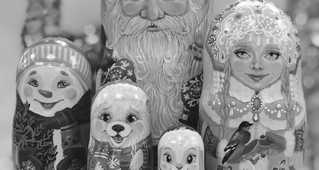 Веселая компания — Дед Мороз, Снегурочка, снеговик, медвежонок и зайчик — ожили благодаря таланту новосибирской художницы Олеси Скутиной. Фото предоставлено Олесей Скутиной