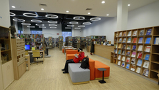 В Академгородке полным ходом строится уже вторая очередь студенческого кампуса мирового уровня. На объекте на прошлой неделе побывал министр науки и высшего образования России Валерий Фальков. Вместе с губернатором Андреем Травниковым они посетили также площадку строи­тельства Центра коллективного пользования «Сибирский кольцевой источник фотонов», обсудили со специалистами степень готовности объекта. Фото: пресс-служба губернатора и правительства Новосибирской области