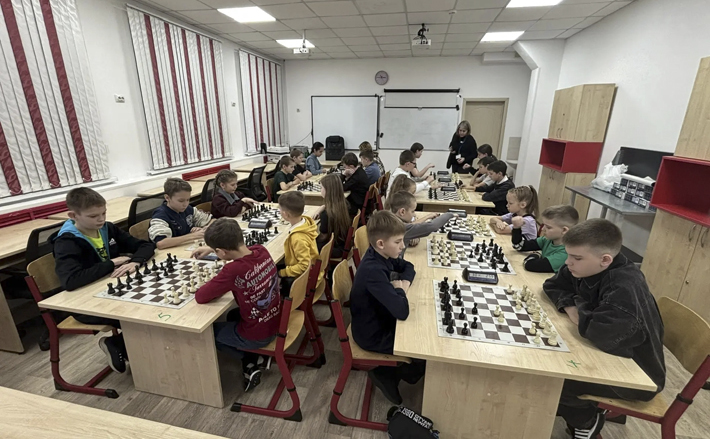 В суровой и бескомпромиссной борьбе победу одержала команда юных шахматистов из Краснообска. Поздравляем победителей! Фото предоставлено Сергеем Акуловым