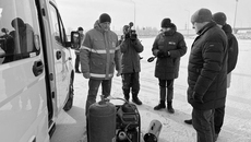 В 2025 году в Территориальное управление автомобильных дорог Новосибирской области поступило 39 заявок о необходимости оказания помощи на дороге. С начала 2026 года помогли уже троим водителям. Основными причинами для обращения были поломка транспортного средства или съезд с дороги. Фото: пресс-служба губернатора и правительства Новосибирской области