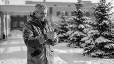 Реабилитационный сертификат для участников СВО, разработанный по инициативе губернатора Андрея Травникова, в минувшем году стал полностью электронным — получить его можно при помощи сервиса «Карта жителя Новосибирской области». Изображение сгенерировано nano-banana-pro