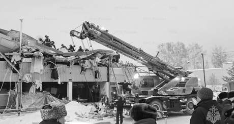 Аварийно-спасательная операция заняла пять часов, было привлечено более 350 человек и 74 единицы техники, в том числе дроны. Фото: пресс-служба ГУ МЧС России по Новосибирской области