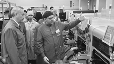 На предприятии также производят разного вида датчики, например, для сбора информации о состоянии почвы. Фото: пресс-служба правительства Новосибирской области