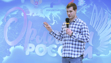 Депутат Илья Якуткин пожелал ребятам быть смелыми, дружными и вырасти настоящими «орлами».  Фото: Вячеслав Ведерников