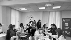 Участницы чемпионата «Абилимпикс-2026» в компетенции «ногтевой сервис» показали себя настоящими профессионалами. Фото: Элина Пушмина