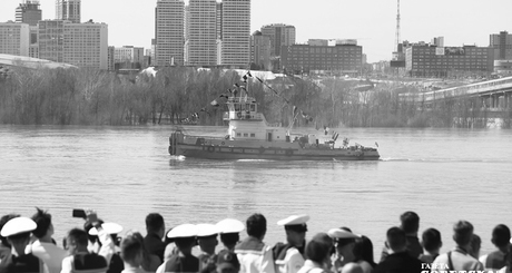 25 апреля по Оби впервые в этом году пошли суда. Фото: Алина Кухмарь