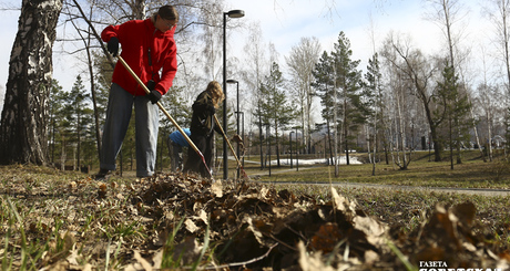 Трудовые отряды школьников и студентов присоединились к всероссийскому субботнику.  Фото: Алина Кухмарь