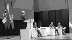 Андрей Травников, секретарь реготделения «Единой России», губернатор Новосибирской области: «За всеми результатами — большим блоком решений и действий по поддержке специальной военной операции, новыми и отремонтированными школами и поликлиниками, спортивными стадионами и домами культуры, мостами и дорогами, дворами и общественными пространствами — стоит большая, системная, командная работа». Фото: пресс-служба НРО партии «Единая Россия»