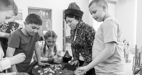 «Шагай на Дан» — бурятская национальная игра, которая уходит своими корнями в XII век, что-то вроде костей. Фото: Андрей Заржецкий