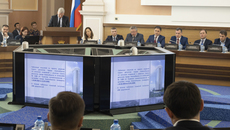 С учетом изменений параметры бюджета Новосибирска в 2026 году: доходы составят 108,4 миллиарда рублей, включая межбюджетные трансферты —51,5 миллиарда; расходы — 108,5 миллиарда. Фото: пресс-служба Совета депутатов