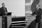 Вечером 1 июля в течение часа в студии телеканала ОТС замгубернатора Евгений Прохоренко отвечал на вопросы, актуальные для участников специальной военной операции. Фото: кадр программы «Все о СВОих в Новосибирской области» телеканала ОТС