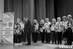 Председатель областного совета ветеранов Владимир Панарин вручил награды наиболее отличившимся добровольцам. Всего отметили 51 человека. Фото: Андрей Заржецкий