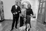 Анастасия (в центре) с Ольгой Корченко, руководителем благотворительного фонда «Сибач фонд», и продюсером киностудии «П.И.К. фильм», директором АНО «Центр творчества и искусства «Культурный мир», продюсером кинокомпании «Мерцана фильм» на киностудии «Амедиа» Владиславом Савиным. Фото: Дирекция креативных проектов Новосибирской области